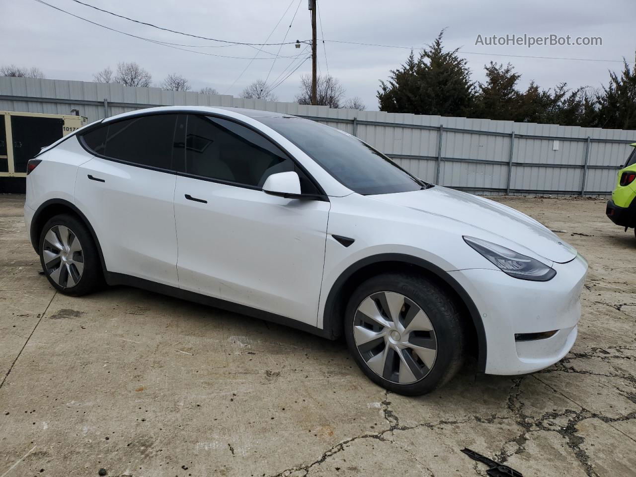 2021 Tesla Model Y  White vin: 5YJYGDEE9MF285850