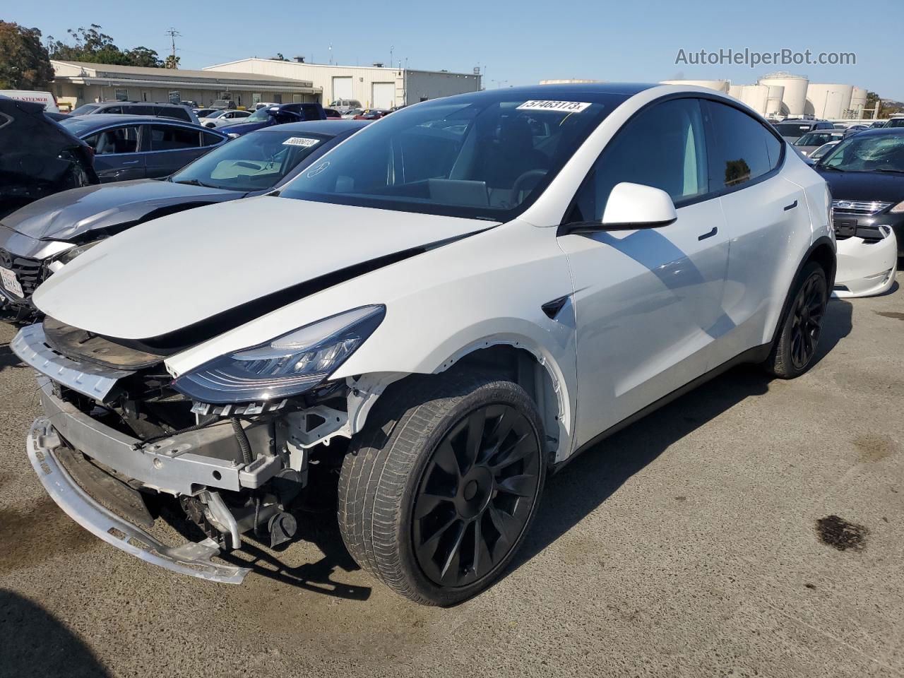 2020 Tesla Model Y  White vin: 5YJYGDEEXLF011247