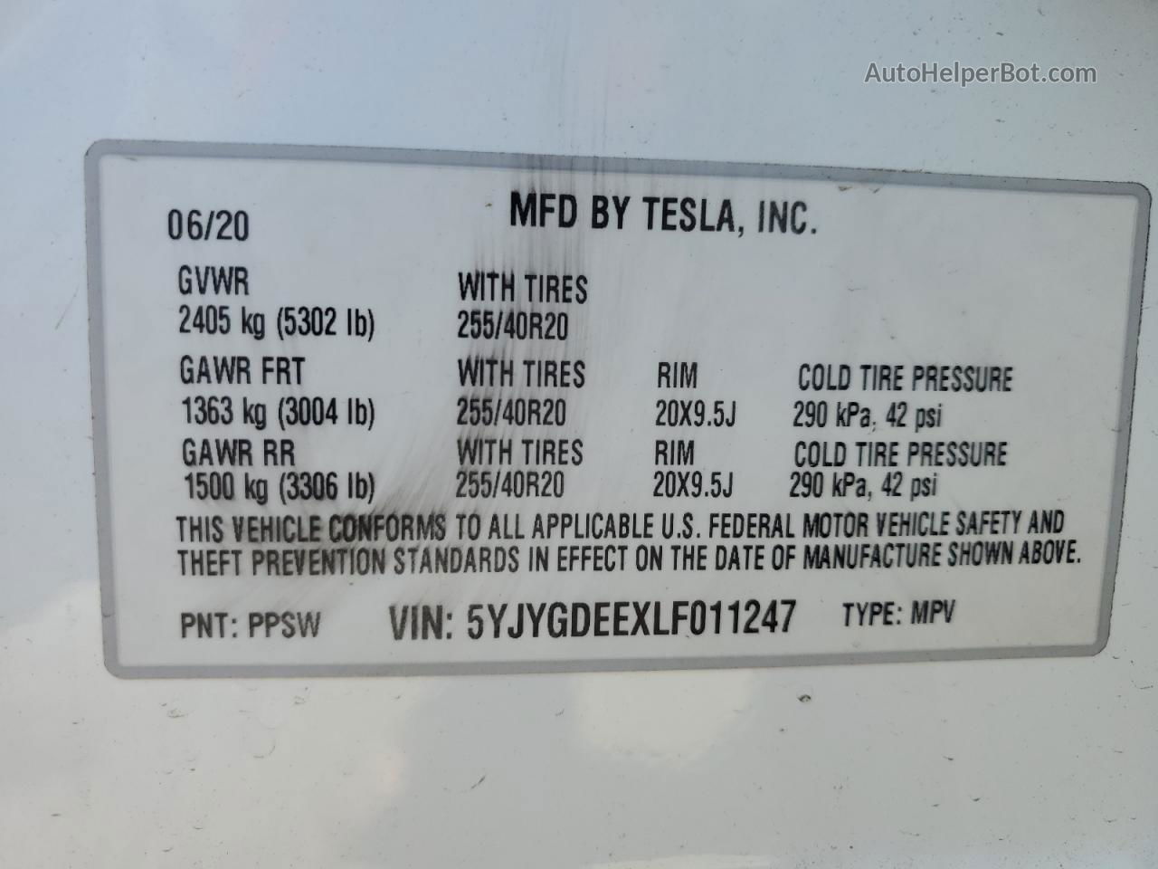 2020 Tesla Model Y  White vin: 5YJYGDEEXLF011247