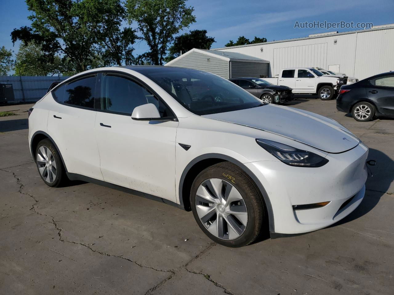 2021 Tesla Model Y  White vin: 5YJYGDEEXMF180430