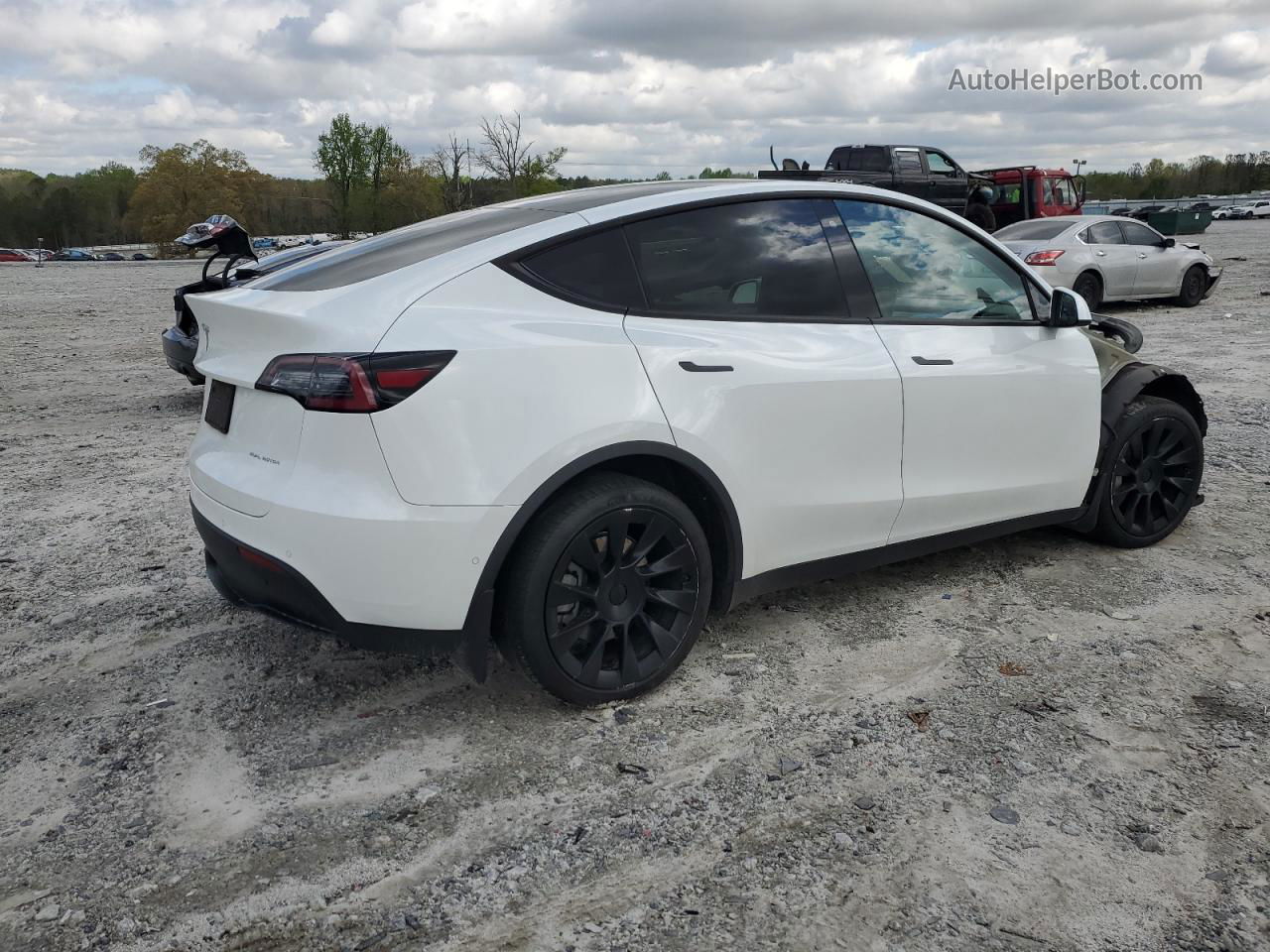 2020 Tesla Model Y  White vin: 5YJYGDEF0LF004204