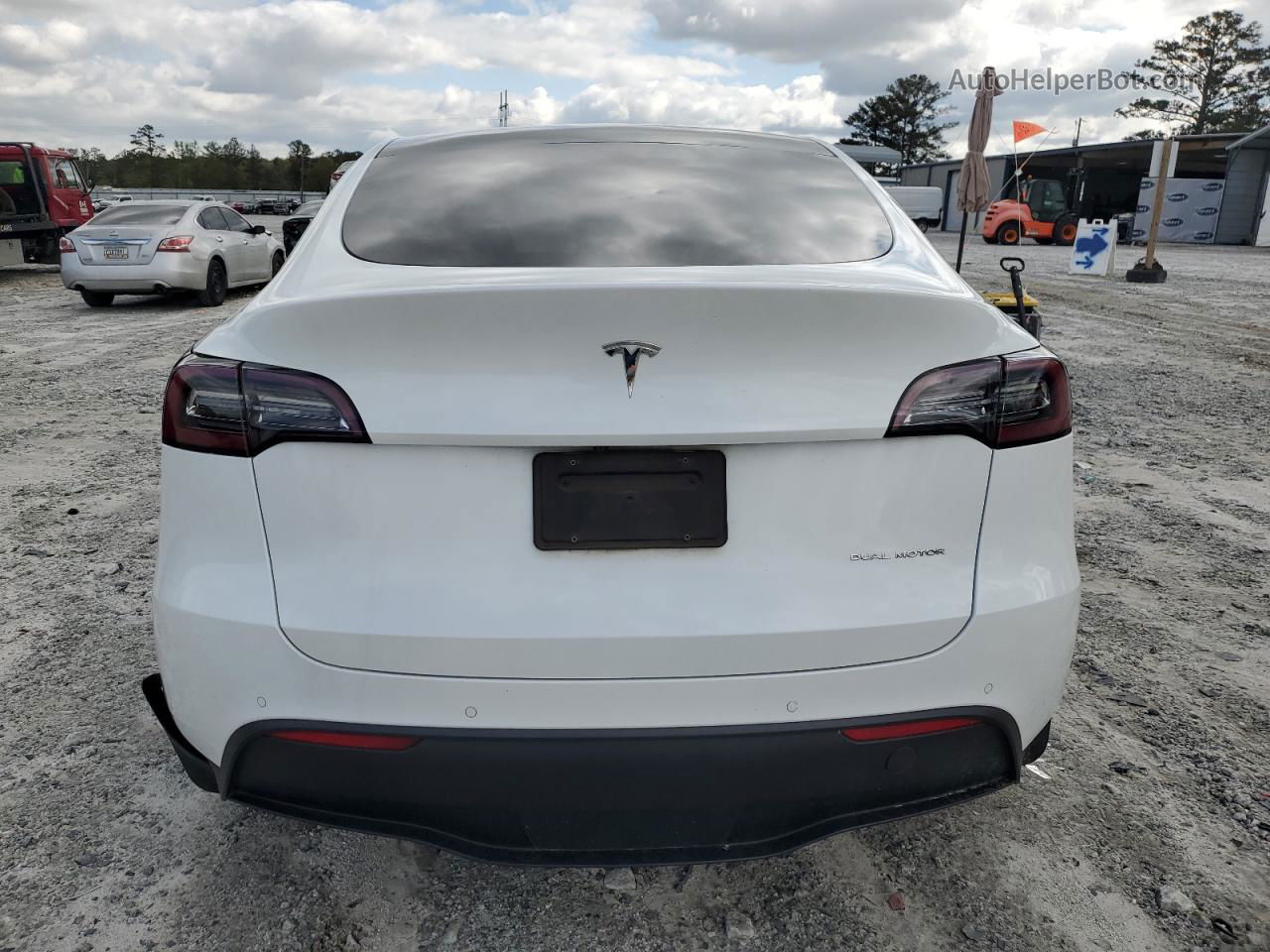 2020 Tesla Model Y  Белый vin: 5YJYGDEF0LF004204