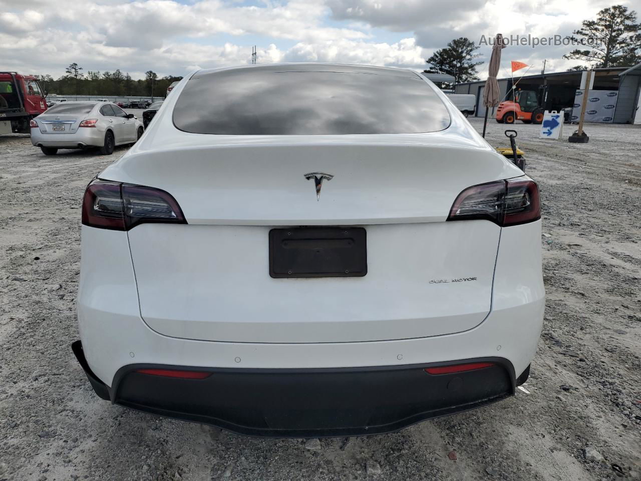 2020 Tesla Model Y  White vin: 5YJYGDEF0LF004204