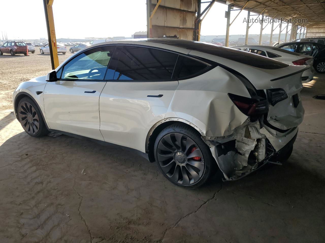 2021 Tesla Model Y  White vin: 5YJYGDEF1MF216031