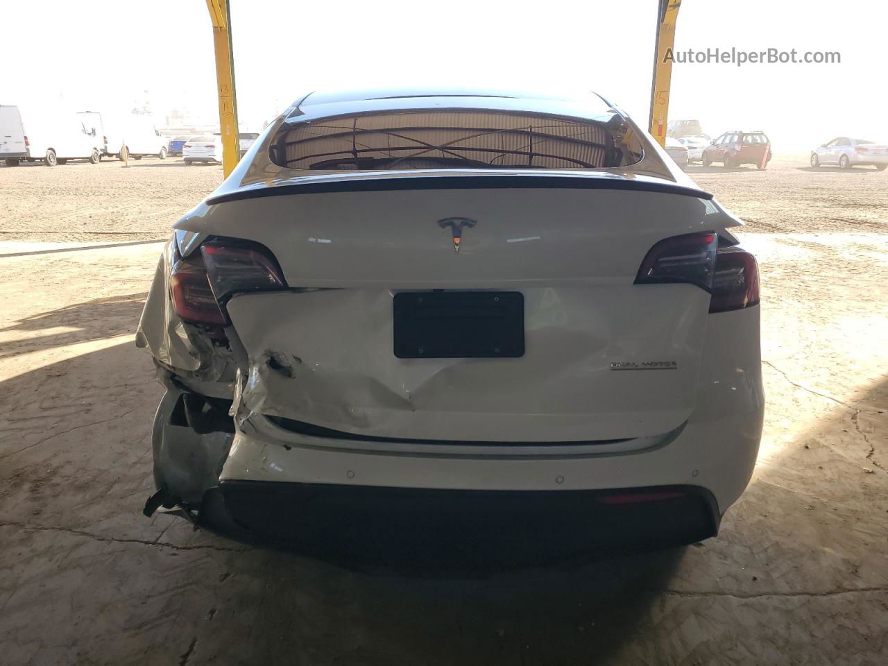 2021 Tesla Model Y  White vin: 5YJYGDEF1MF216031