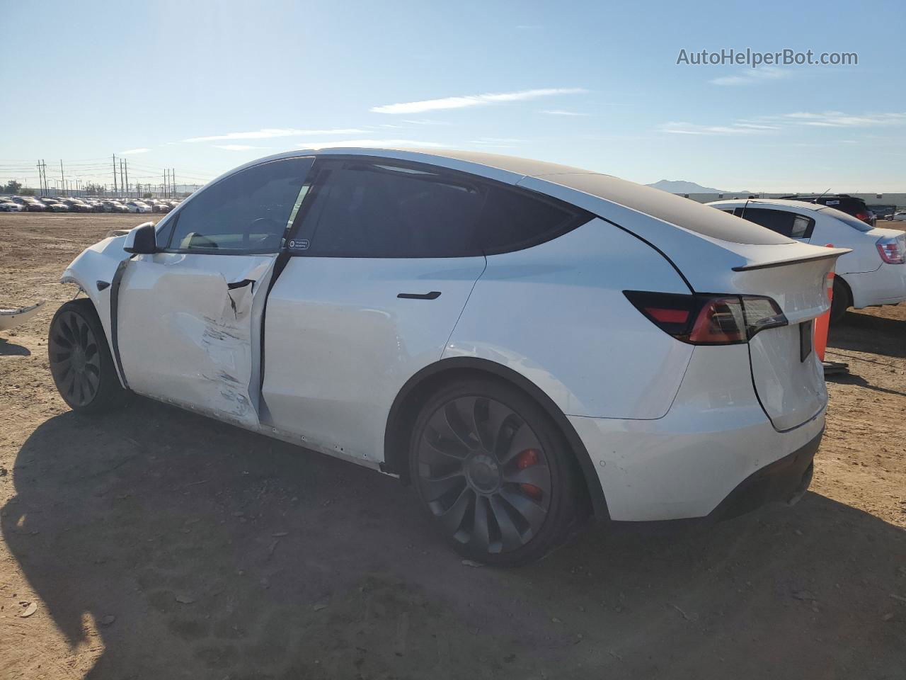 2020 Tesla Model Y  Белый vin: 5YJYGDEF3LF034832