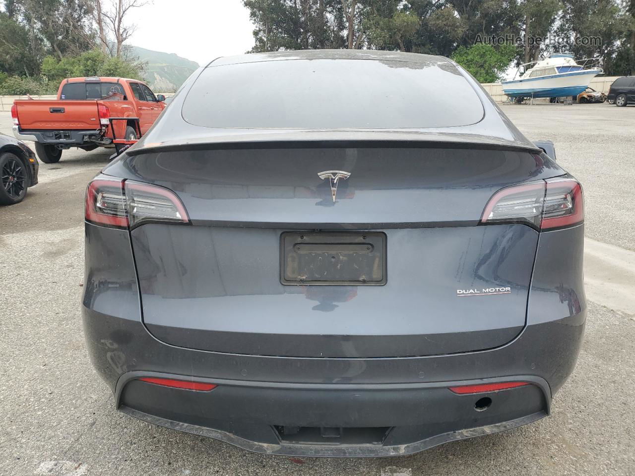 2020 Tesla Model Y  Угольный vin: 5YJYGDEF4LF013987