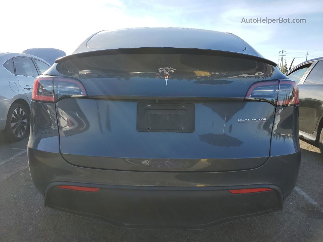 2021 Tesla Model Y  Gray vin: 5YJYGDEF5MF140944