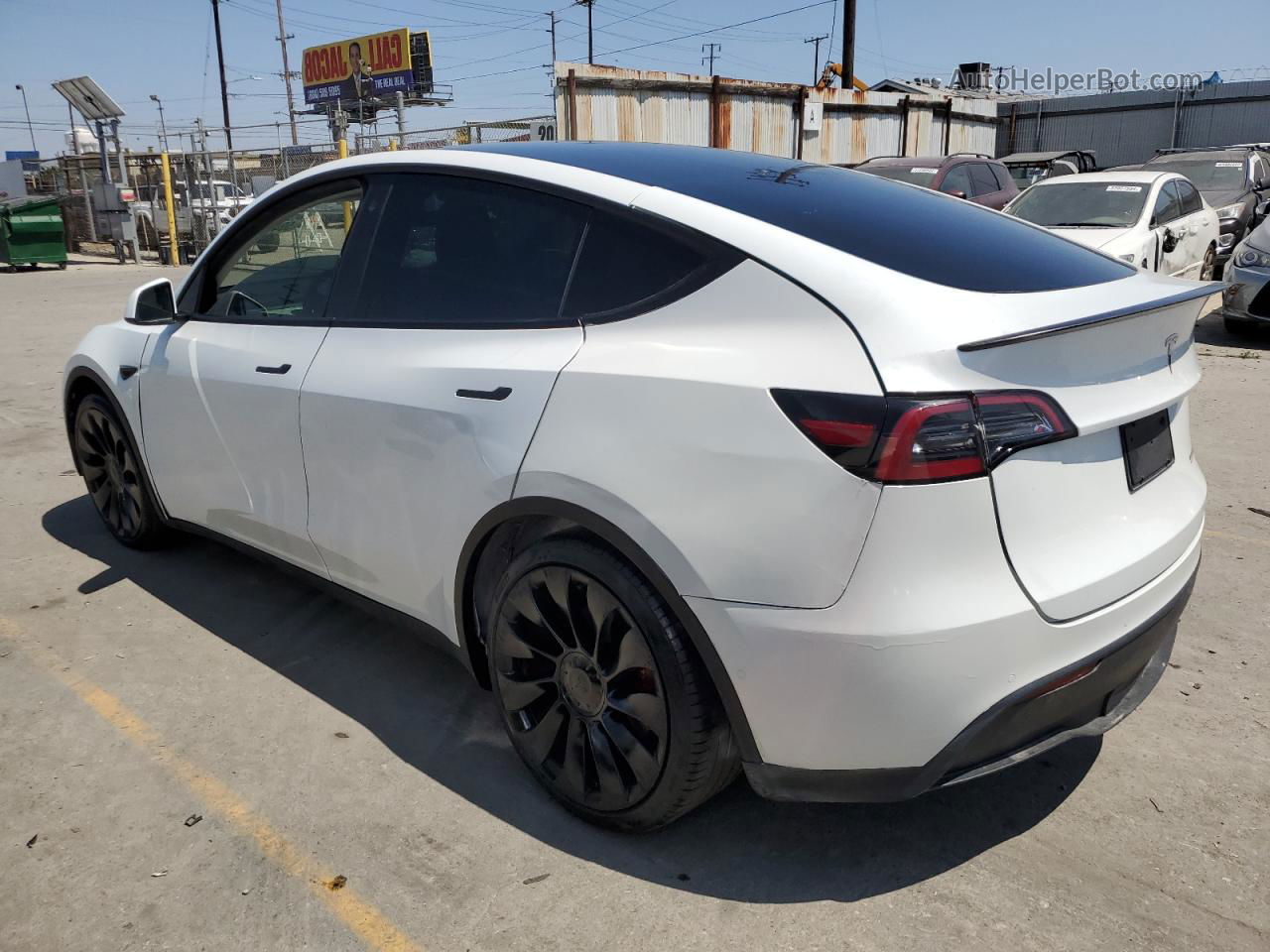 2021 Tesla Model Y  White vin: 5YJYGDEF6MF295311