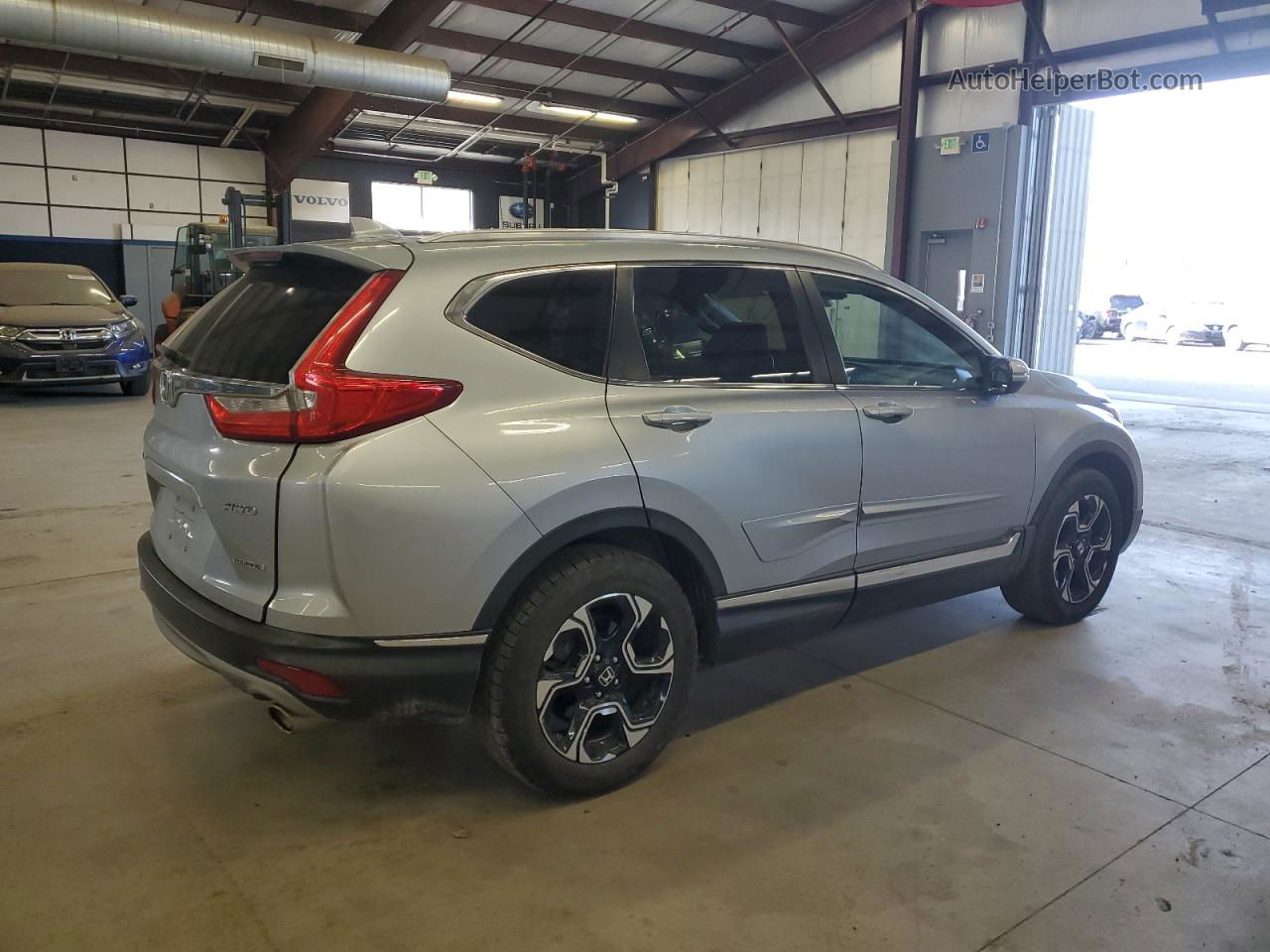 2018 Honda Cr-v Touring Silver vin: 7FARW2H97JE014912