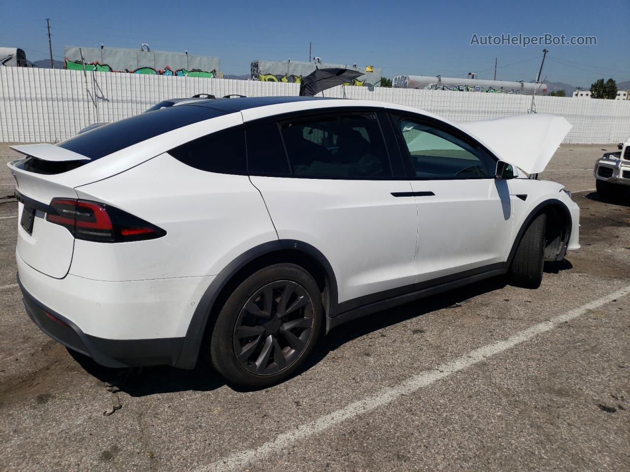 2022 Tesla Model X  White vin: 7SAXCBE59NF361065