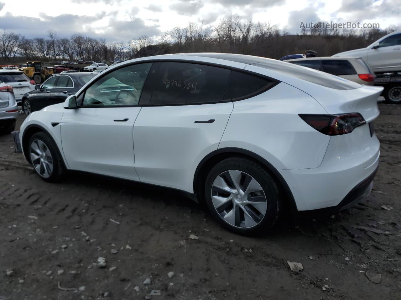 2022 Tesla Model Y  White vin: 7SAYGAEE0NF465785