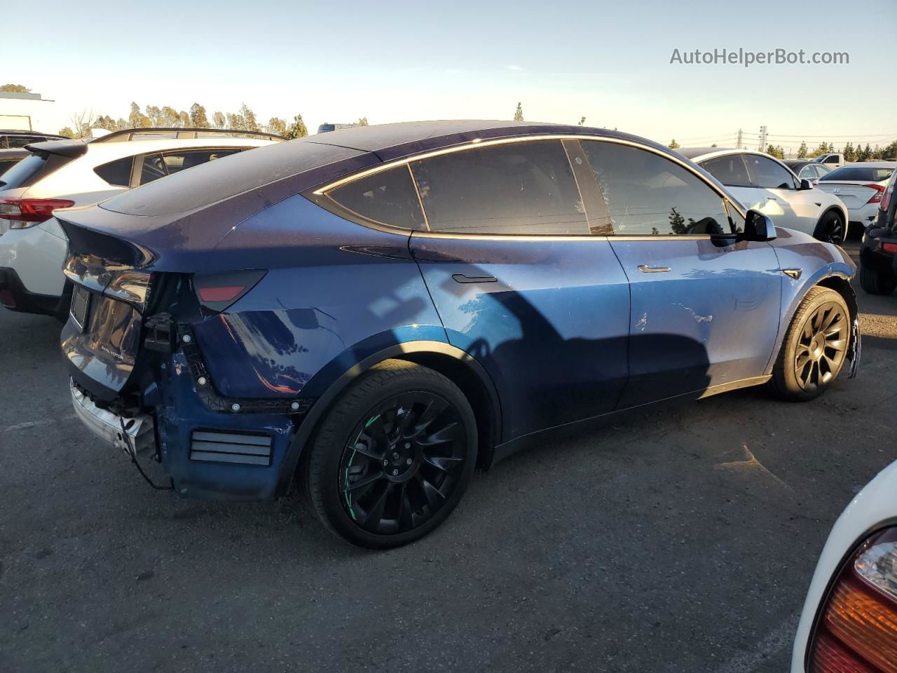 2022 Tesla Model Y  Blue vin: 7SAYGAEE3NF409257