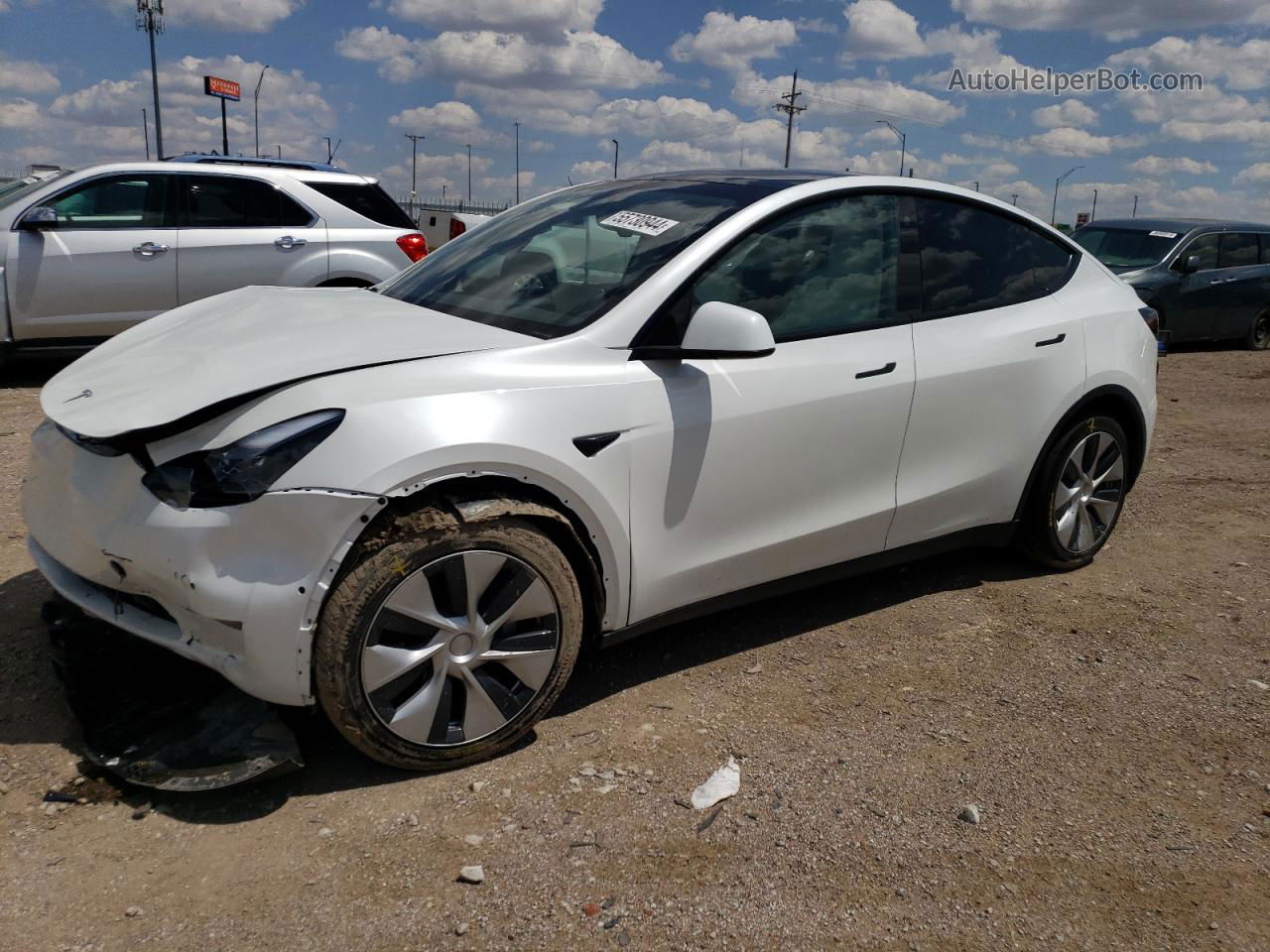 2022 Tesla Model Y  White vin: 7SAYGAEE5NF543039