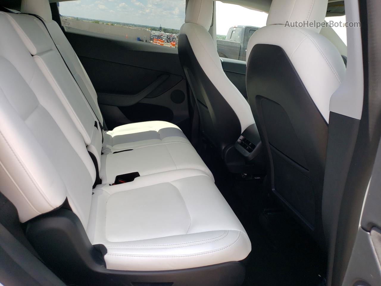 2022 Tesla Model Y  White vin: 7SAYGAEE5NF543039