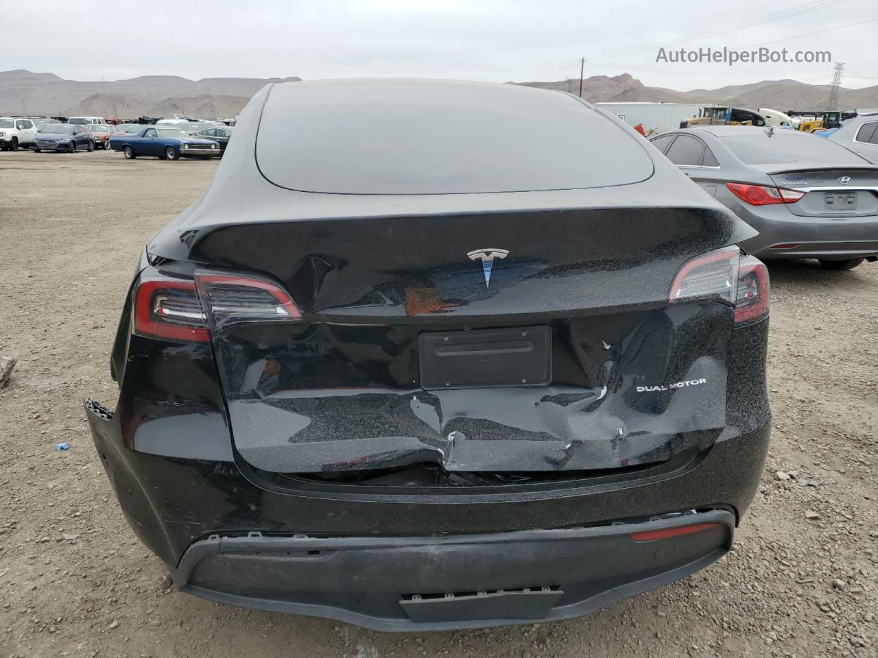 2022 Tesla Model Y  Черный vin: 7SAYGAEE5NF549505