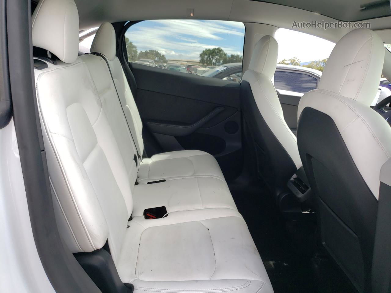 2022 Tesla Model Y  White vin: 7SAYGAEE7NF570596