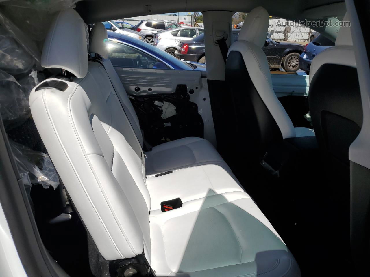 2022 Tesla Model Y  White vin: 7SAYGAEE8NF559588