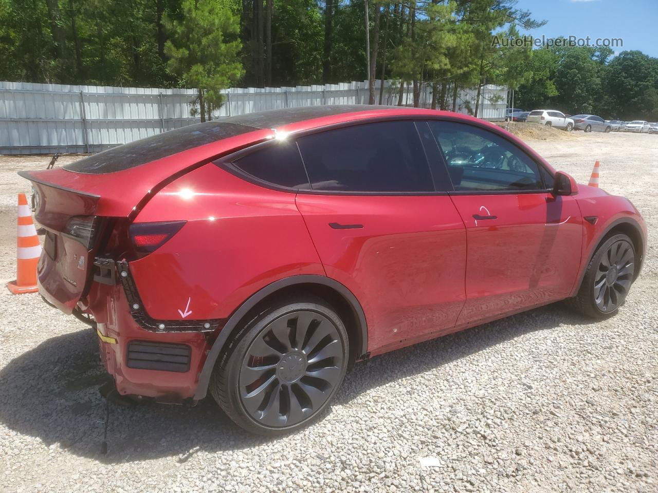 2022 Tesla Model Y  Red vin: 7SAYGAEEXNF392893