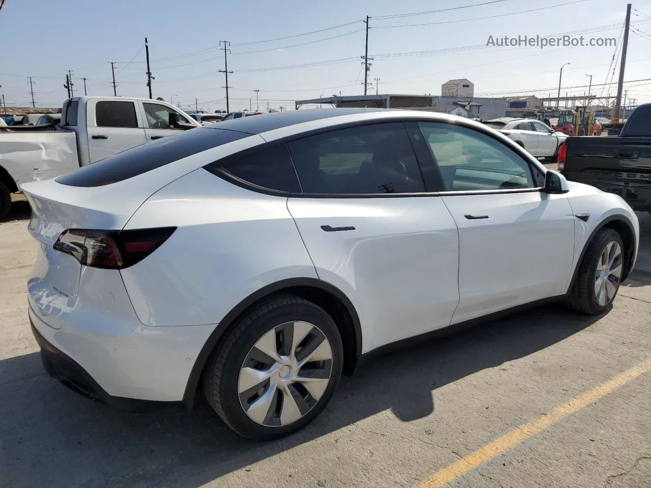 2022 Tesla Model Y  White vin: 7SAYGDEE1NF315377