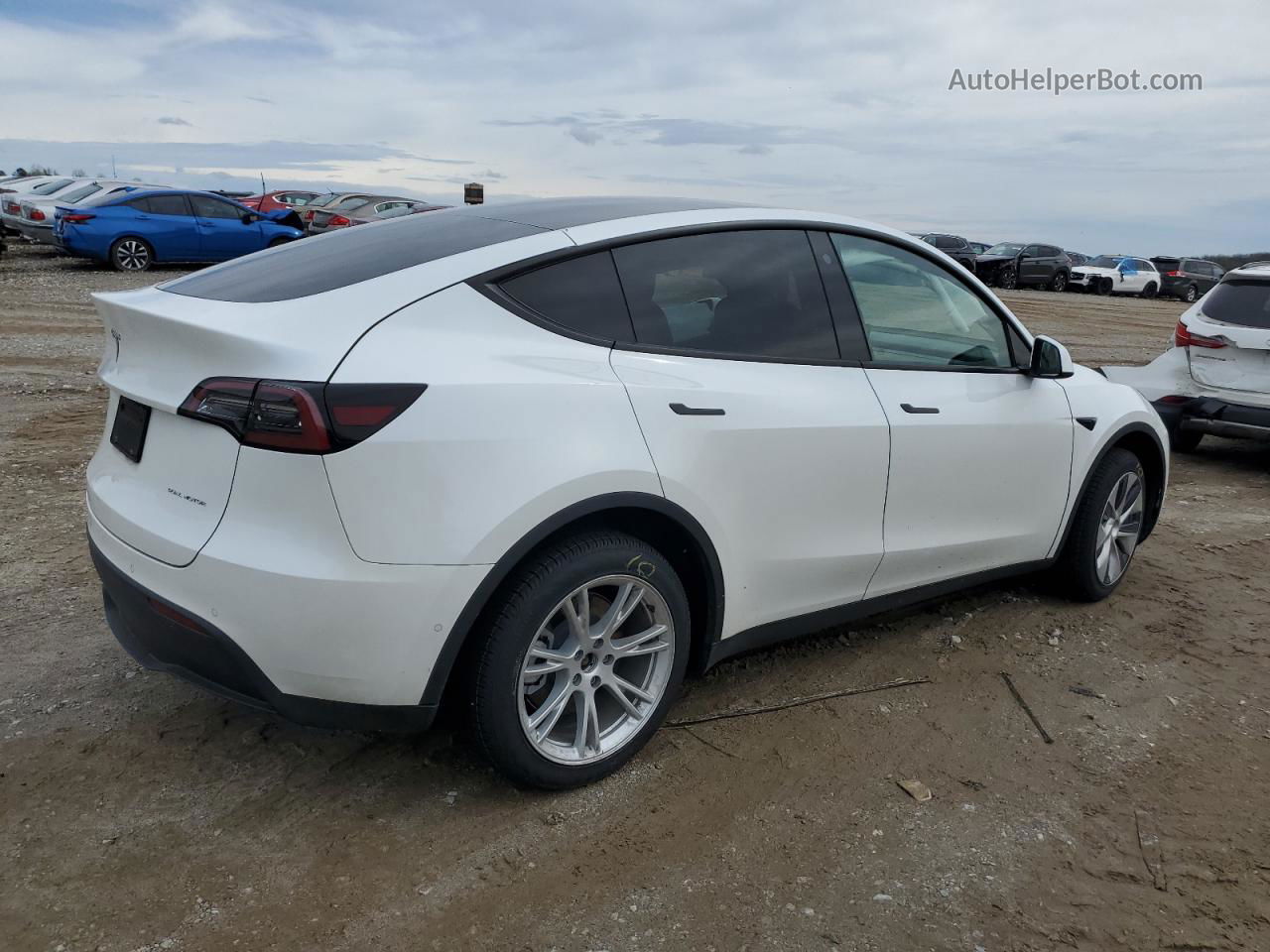 2022 Tesla Model Y  Белый vin: 7SAYGDEE1NF339288