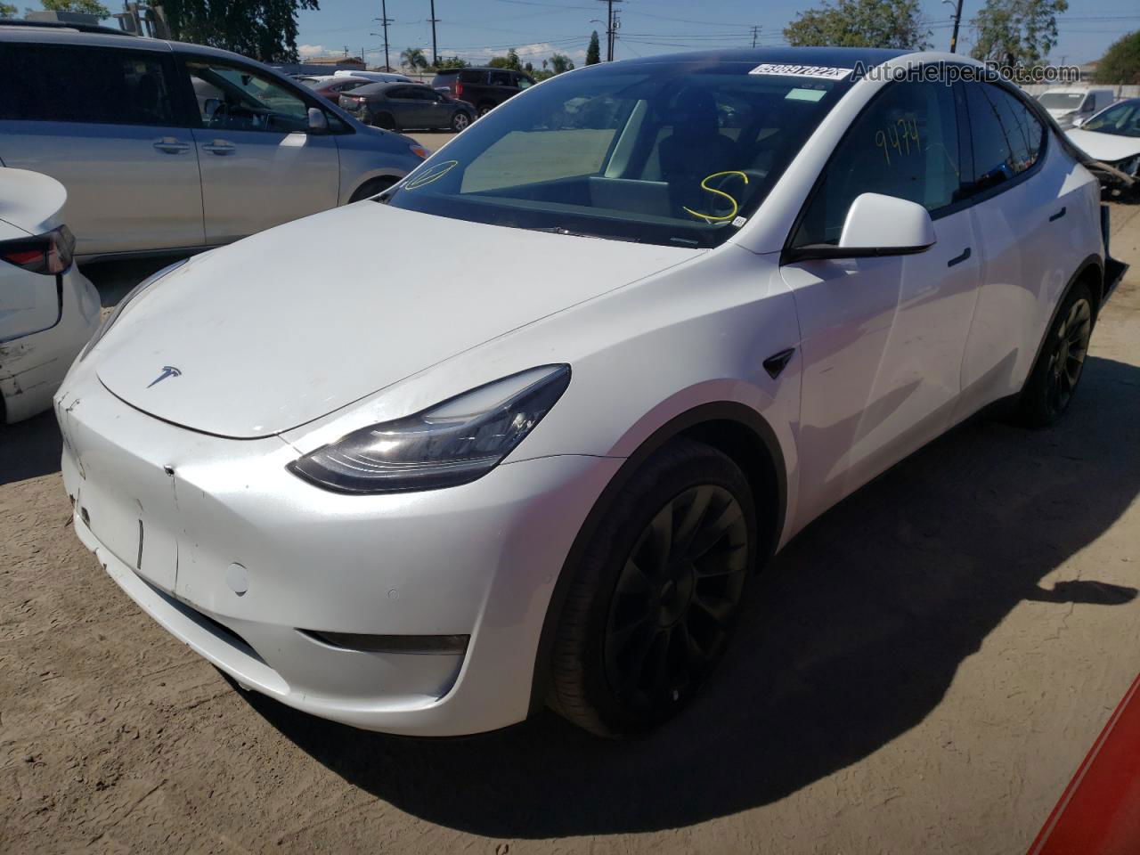 2022 Tesla Model Y  White vin: 7SAYGDEE1NF385669