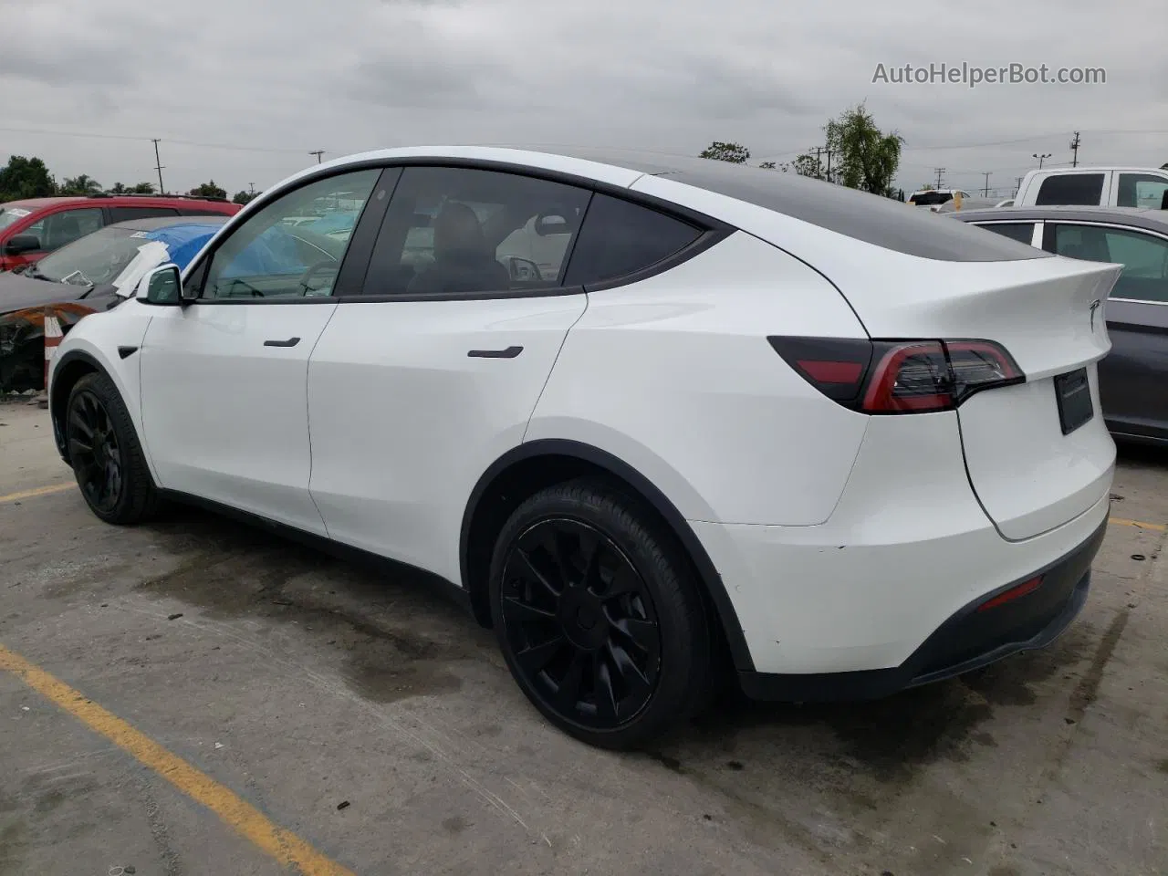 2022 Tesla Model Y  White vin: 7SAYGDEE1NF554234