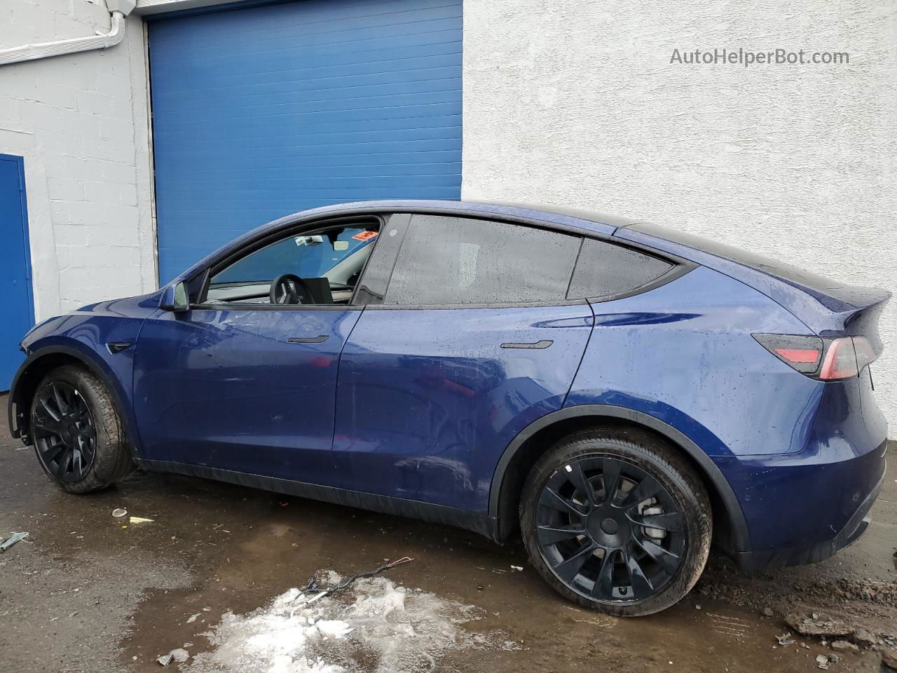 2022 Tesla Model Y  Blue vin: 7SAYGDEE2NF481200