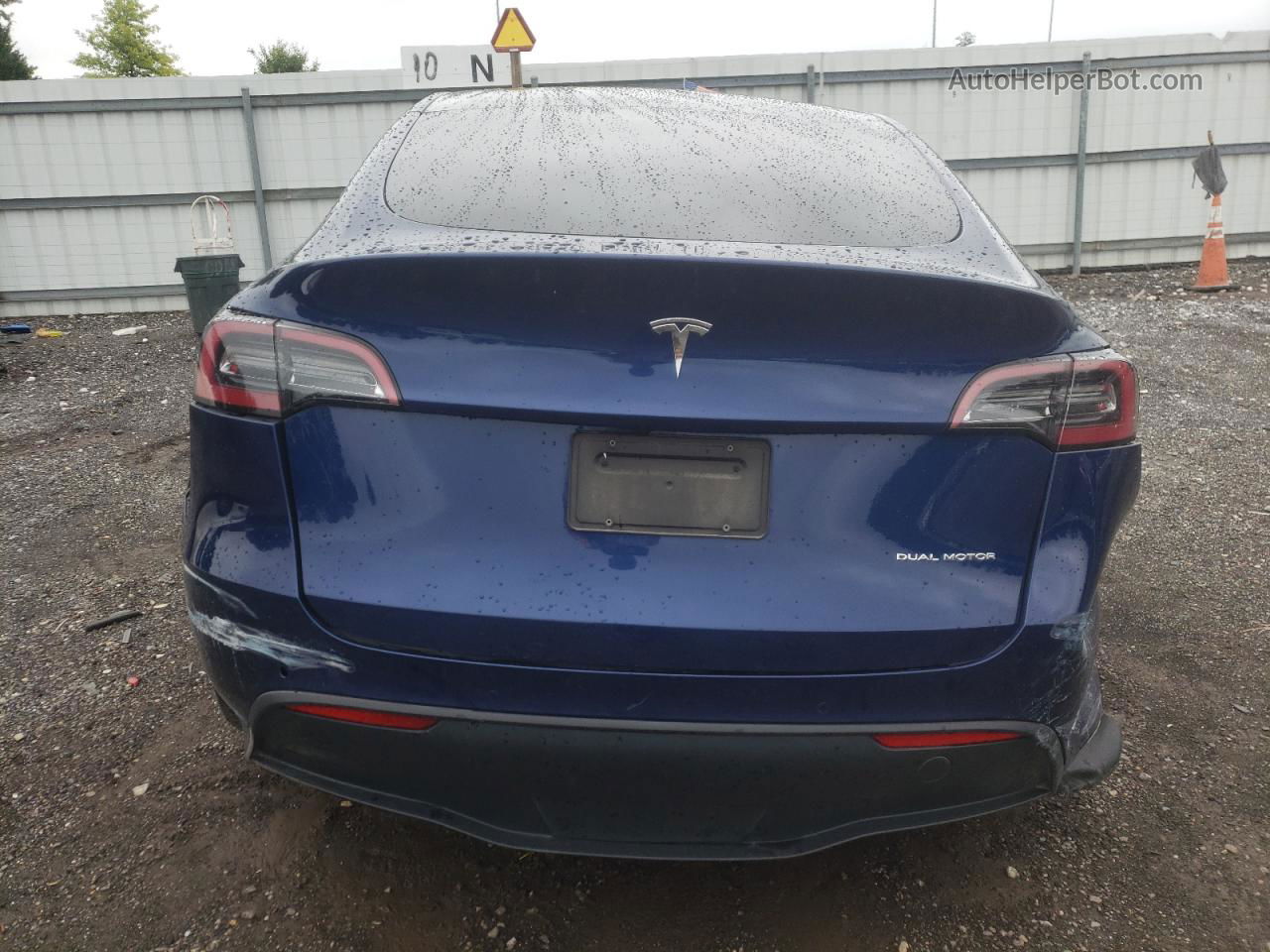 2022 Tesla Model Y  Blue vin: 7SAYGDEE3NF321083