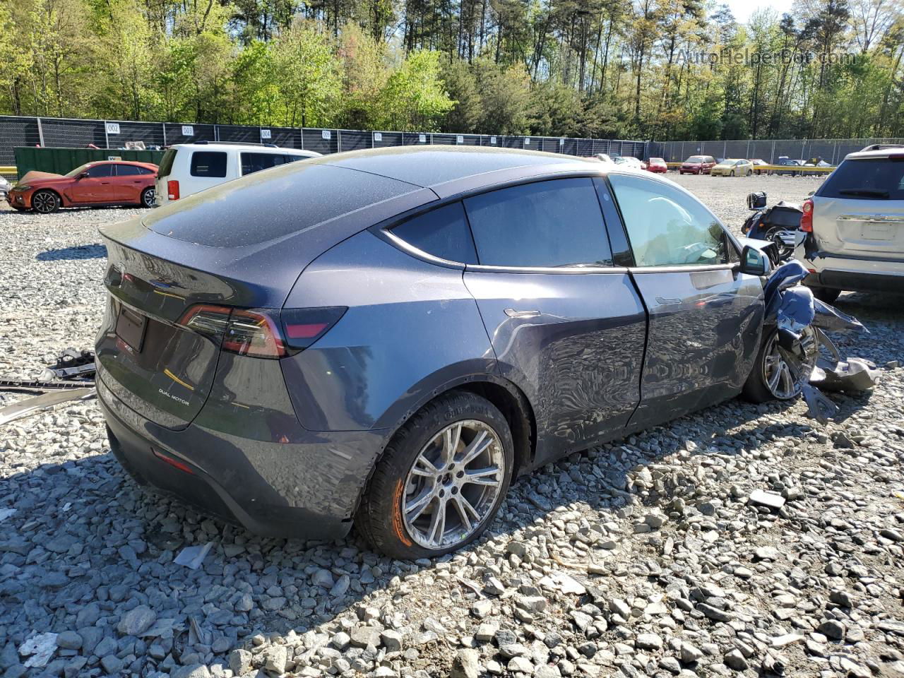 2022 Tesla Model Y  Gray vin: 7SAYGDEE3NF368632