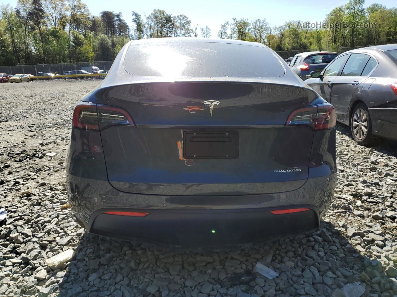 2022 Tesla Model Y  Gray vin: 7SAYGDEE3NF368632