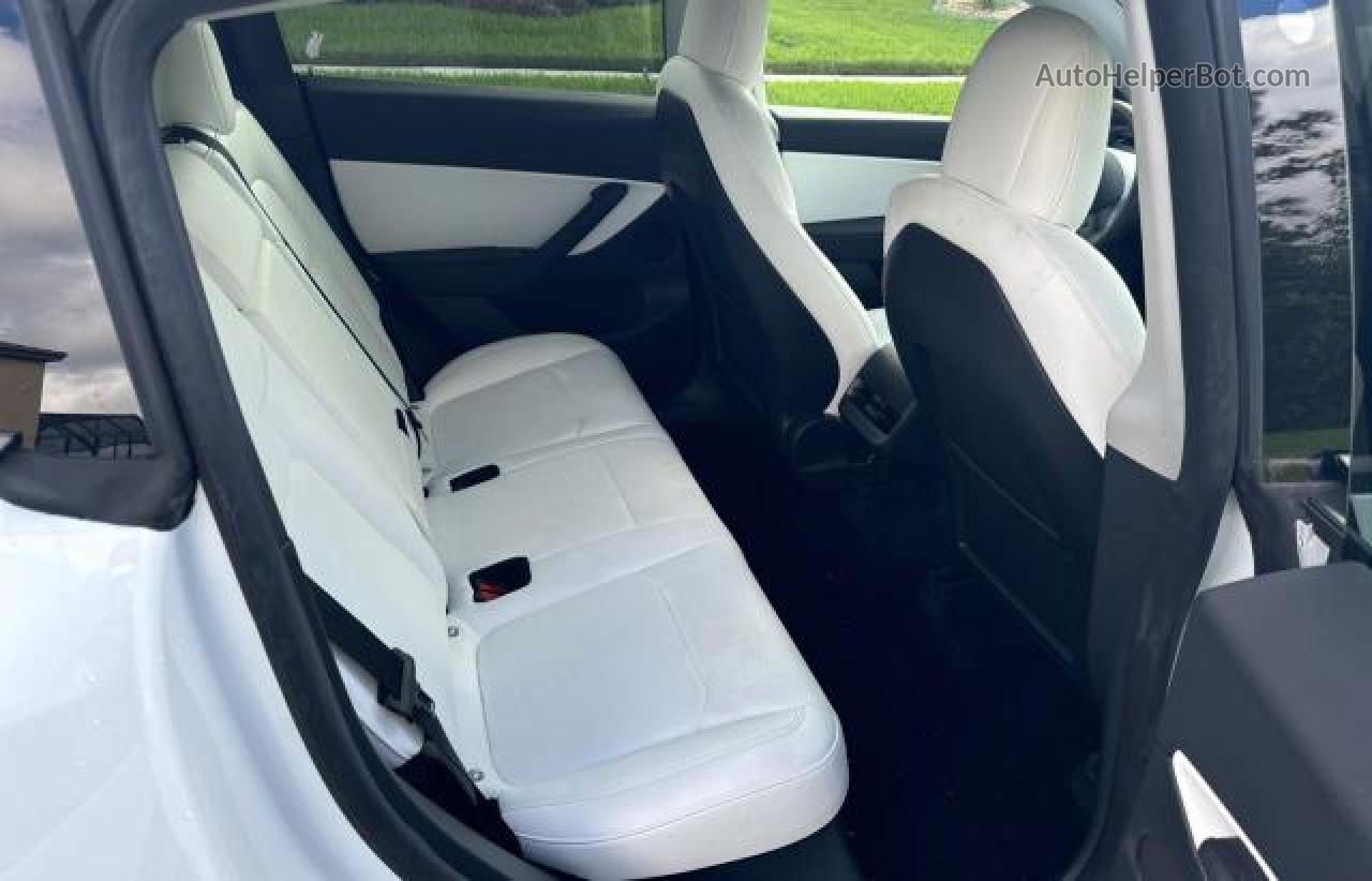 2022 Tesla Model Y  White vin: 7SAYGDEE4NF443435