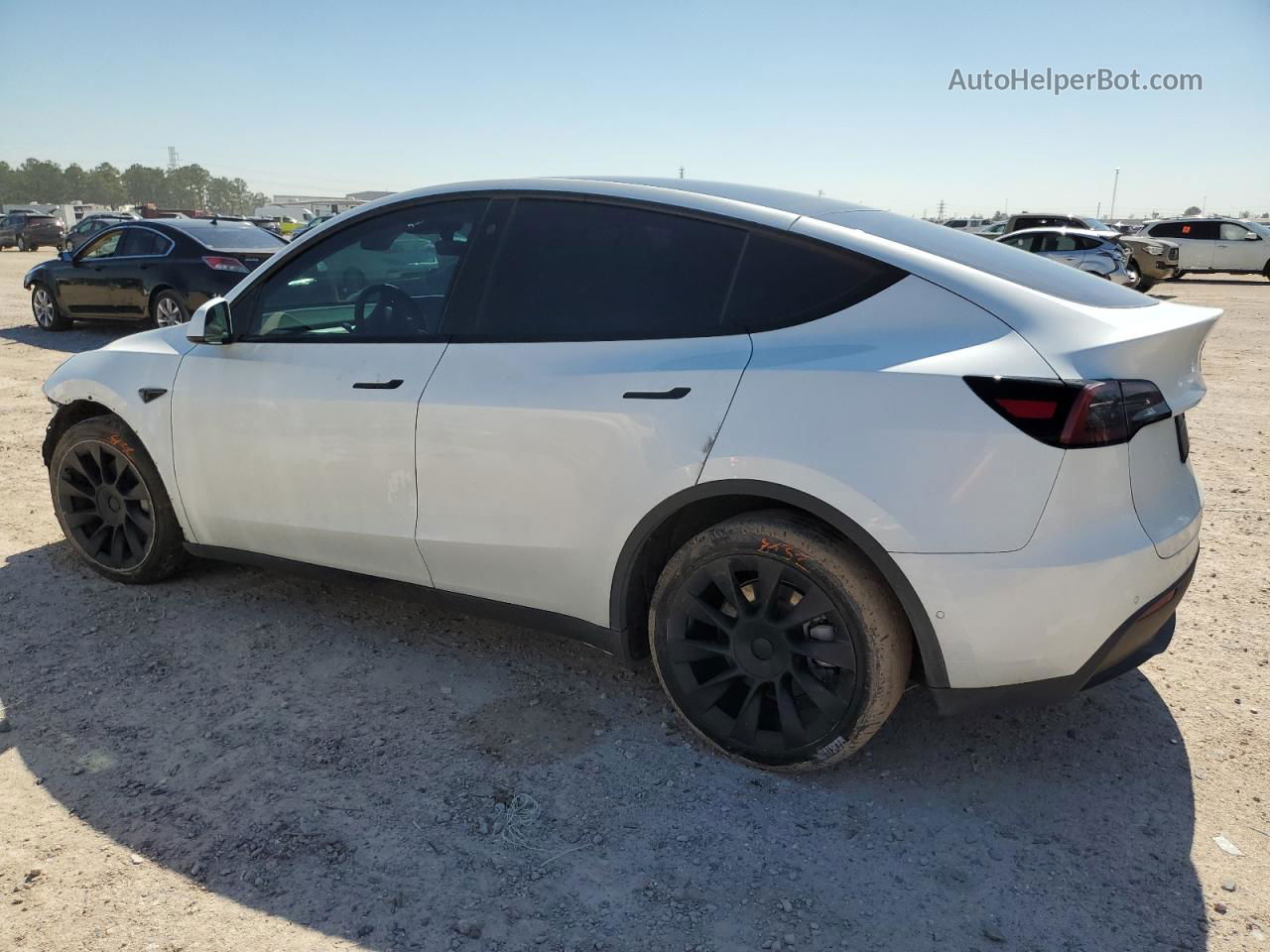 2022 Tesla Model Y  White vin: 7SAYGDEE5NA011384