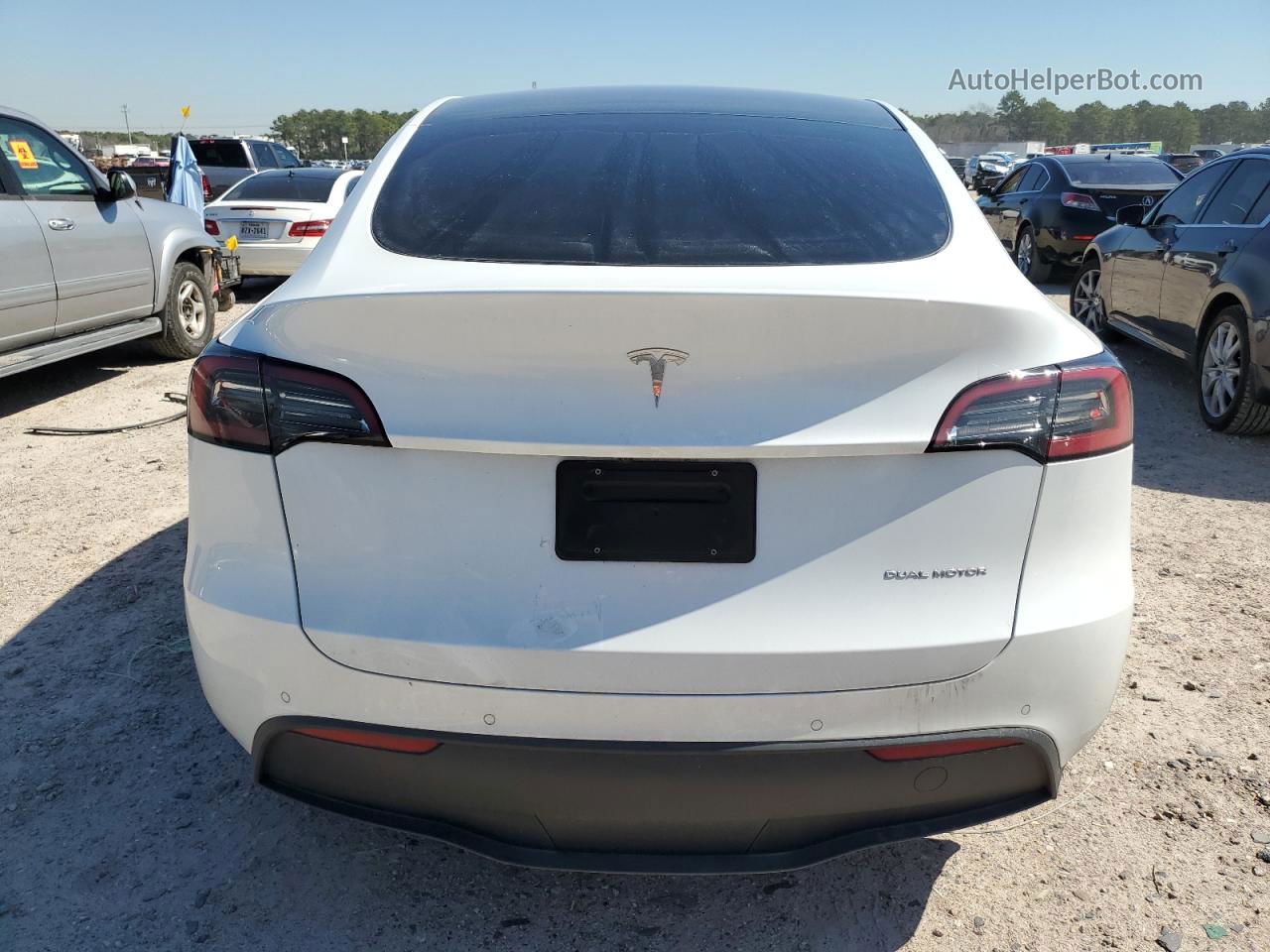 2022 Tesla Model Y  White vin: 7SAYGDEE5NA011384