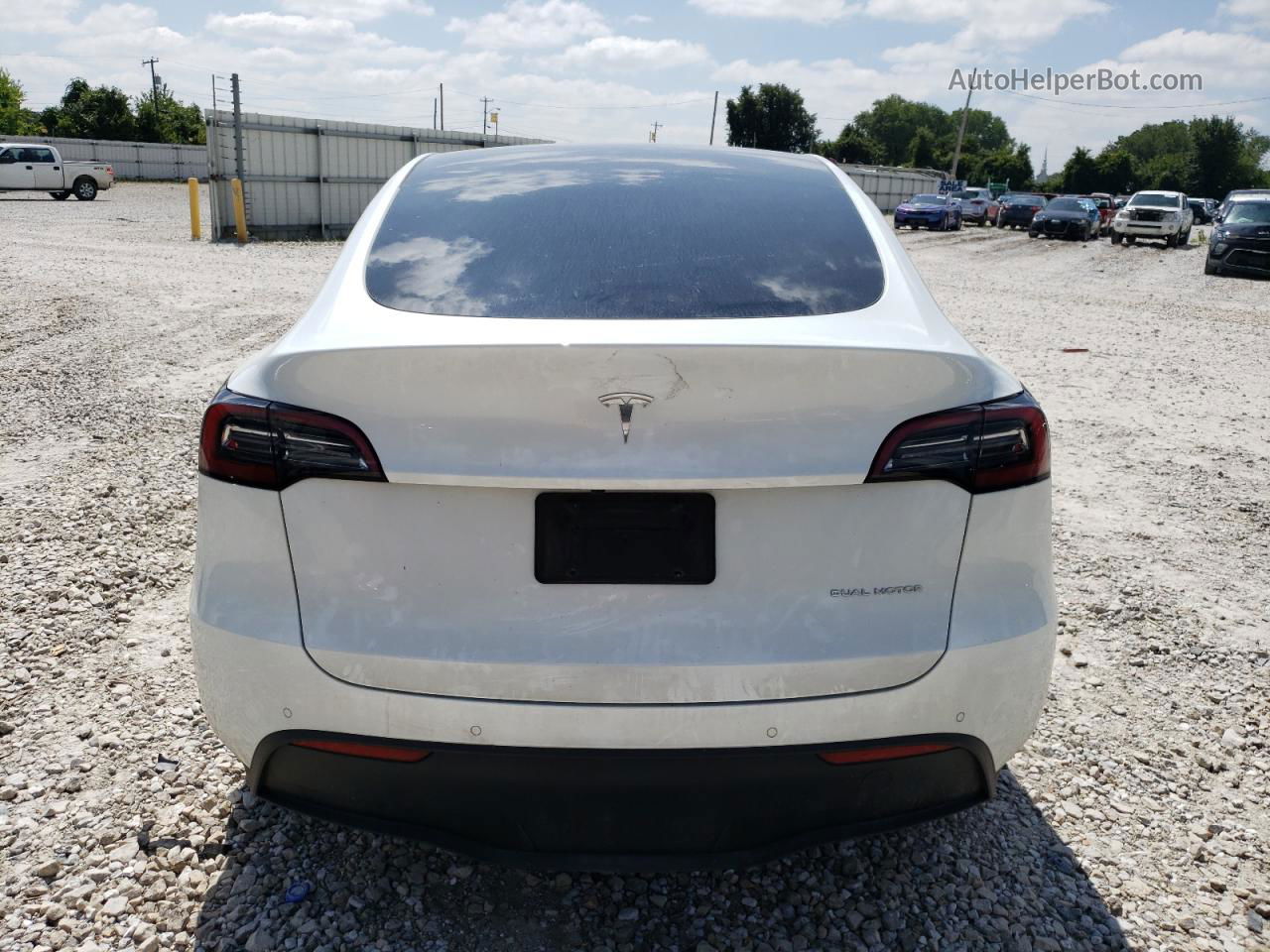 2022 Tesla Model Y  White vin: 7SAYGDEE5NA011997