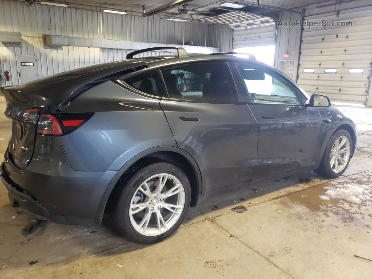 2022 Tesla Model Y  Gray vin: 7SAYGDEE6NF320736