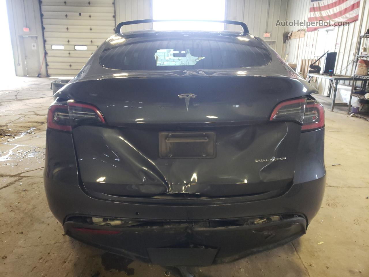 2022 Tesla Model Y  Gray vin: 7SAYGDEE6NF320736