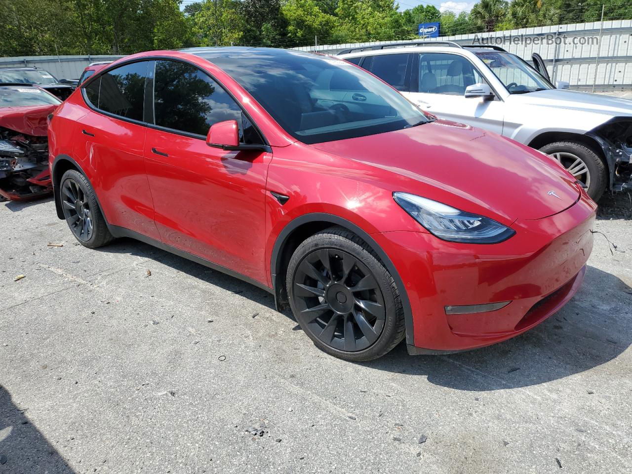 2022 Tesla Model Y  Красный vin: 7SAYGDEE6NF412414