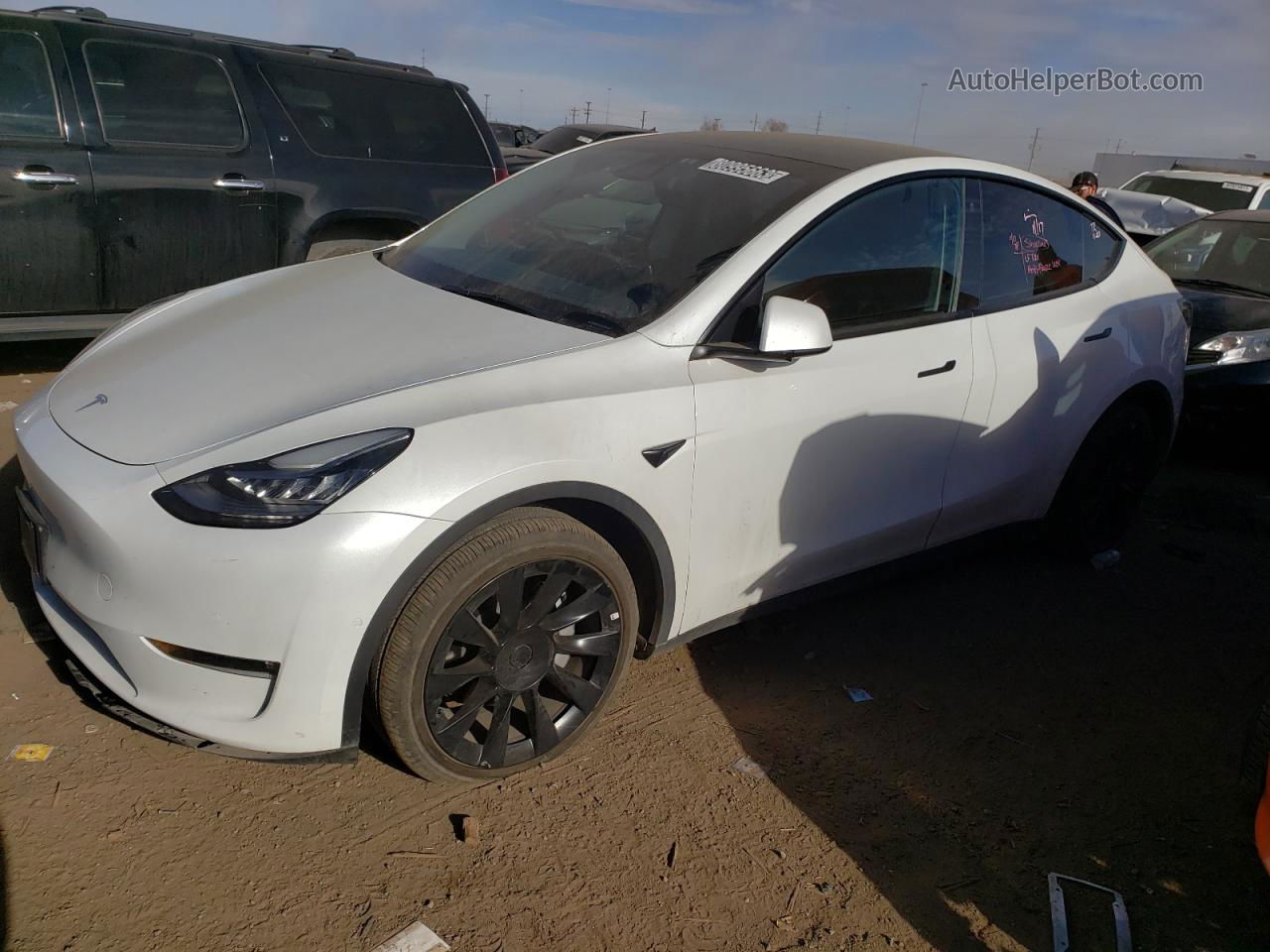 2022 Tesla Model Y  White vin: 7SAYGDEE7NF385742