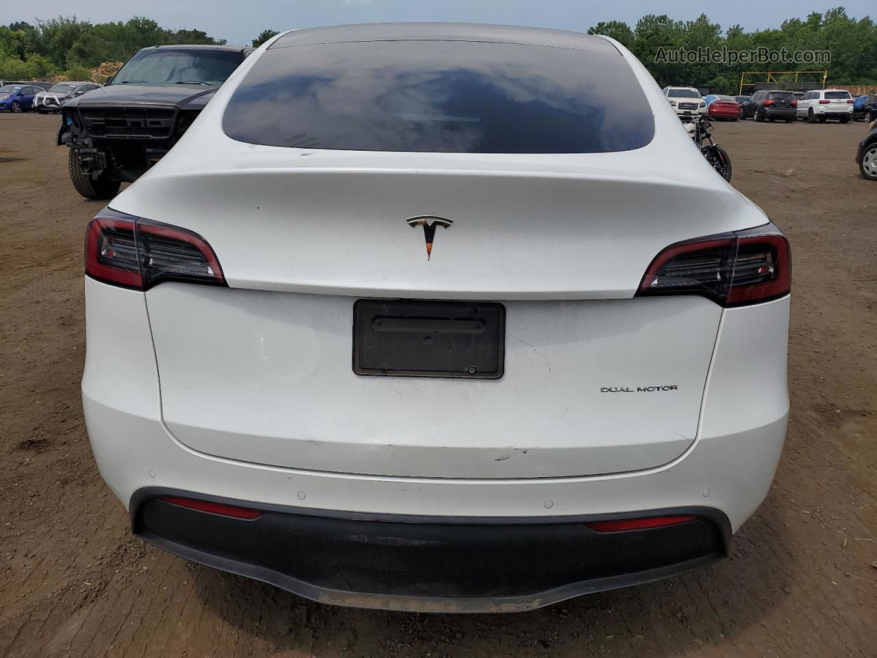 2022 Tesla Model Y  Белый vin: 7SAYGDEE7NF421865