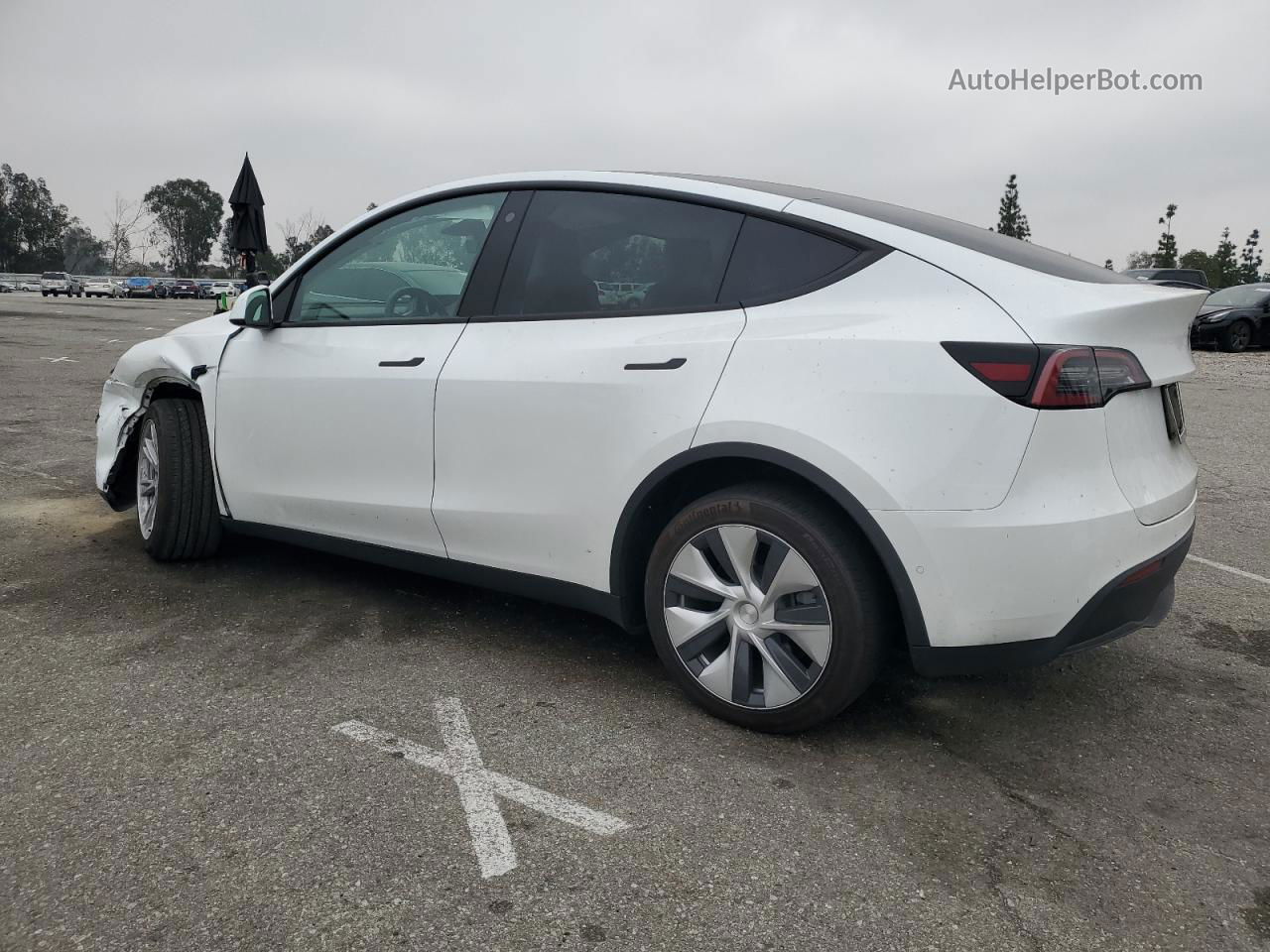 2022 Tesla Model Y  White vin: 7SAYGDEE8NF512031