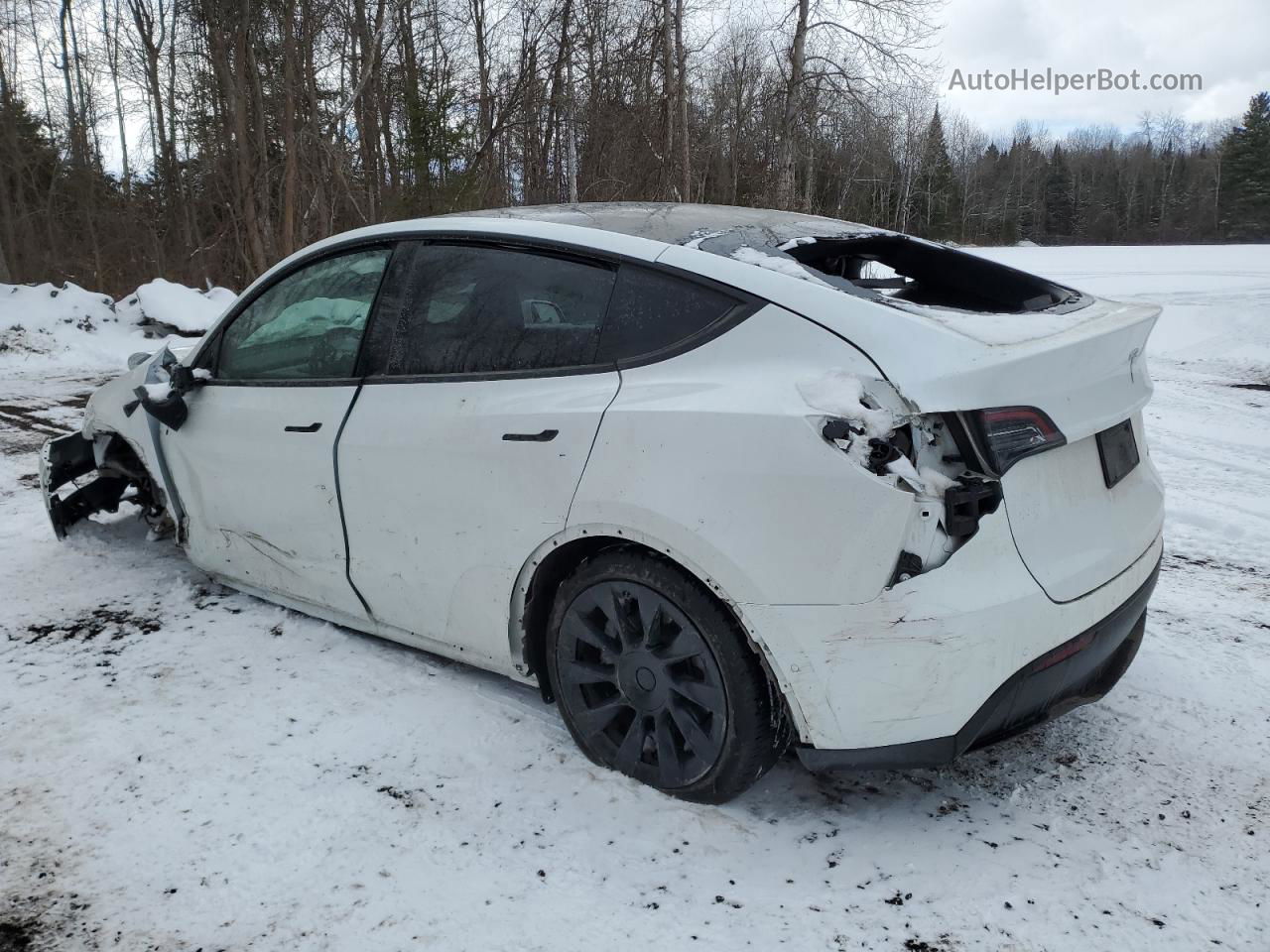 2022 Tesla Model Y  White vin: 7SAYGDEE8NF548995