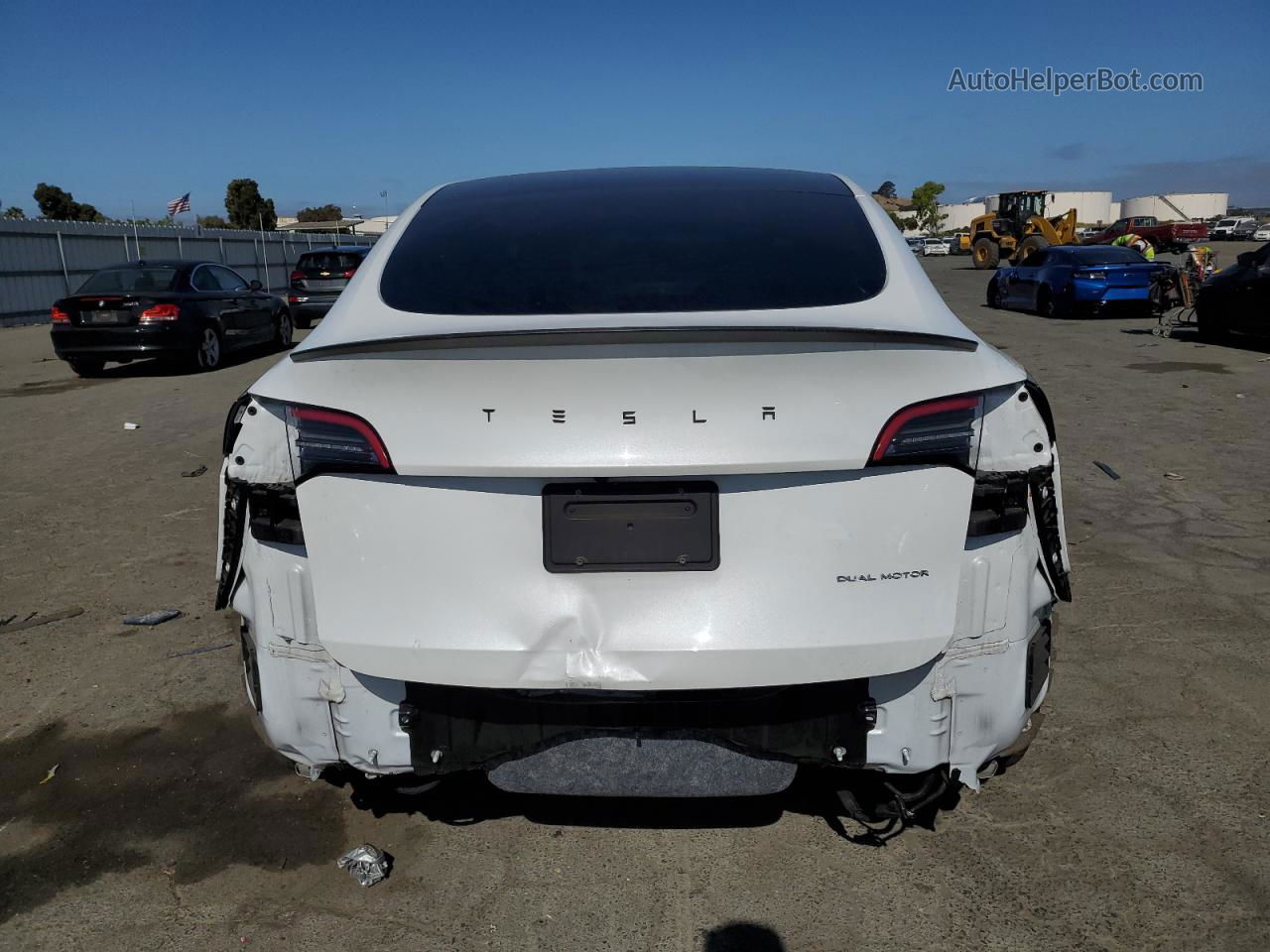 2022 Tesla Model Y  White vin: 7SAYGDEE9NF403500