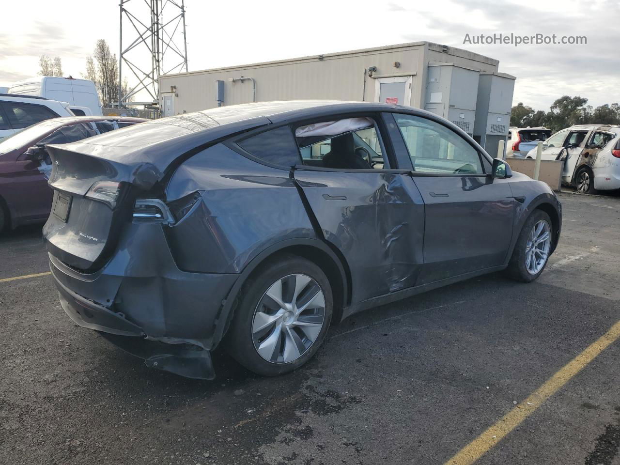 2022 Tesla Model Y  Gray vin: 7SAYGDEE9NF424668