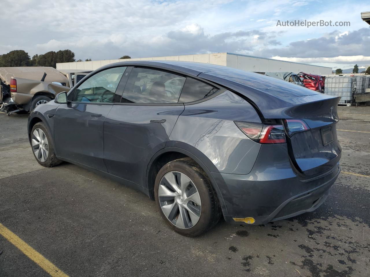 2022 Tesla Model Y  Gray vin: 7SAYGDEE9NF424668