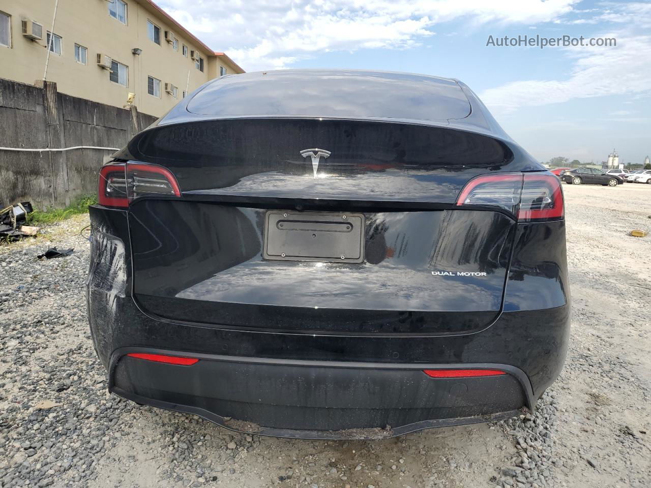 2022 Tesla Model Y  Black vin: 7SAYGDEE9NF441714