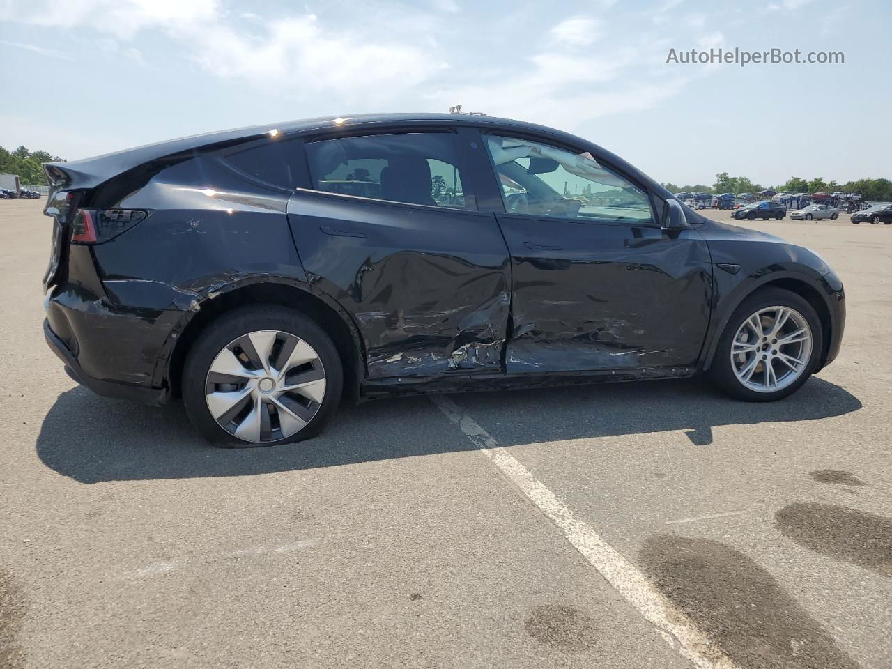 2022 Tesla Model Y  Black vin: 7SAYGDEE9NF461428