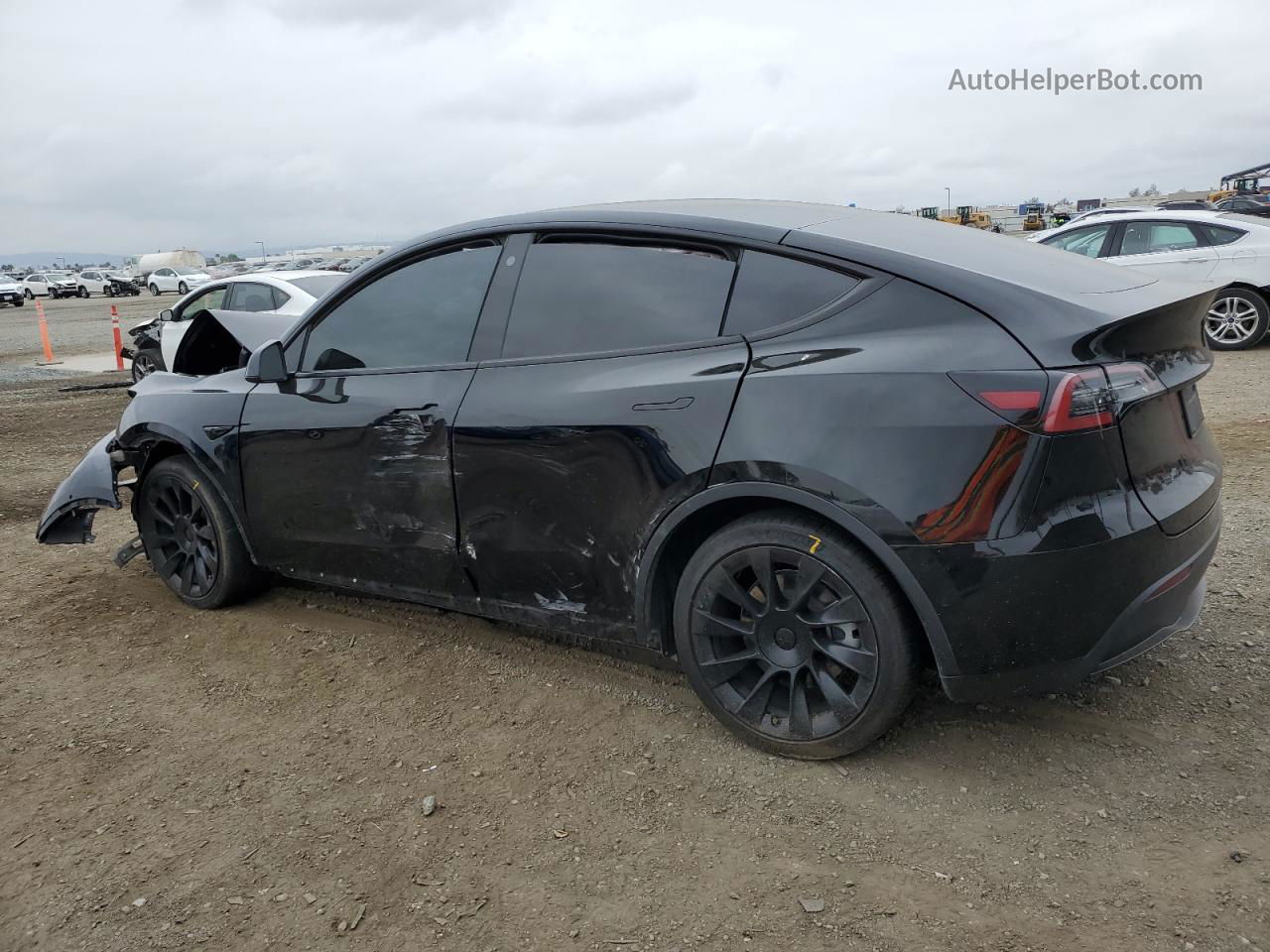 2022 Tesla Model Y  Black vin: 7SAYGDEE9NF507016