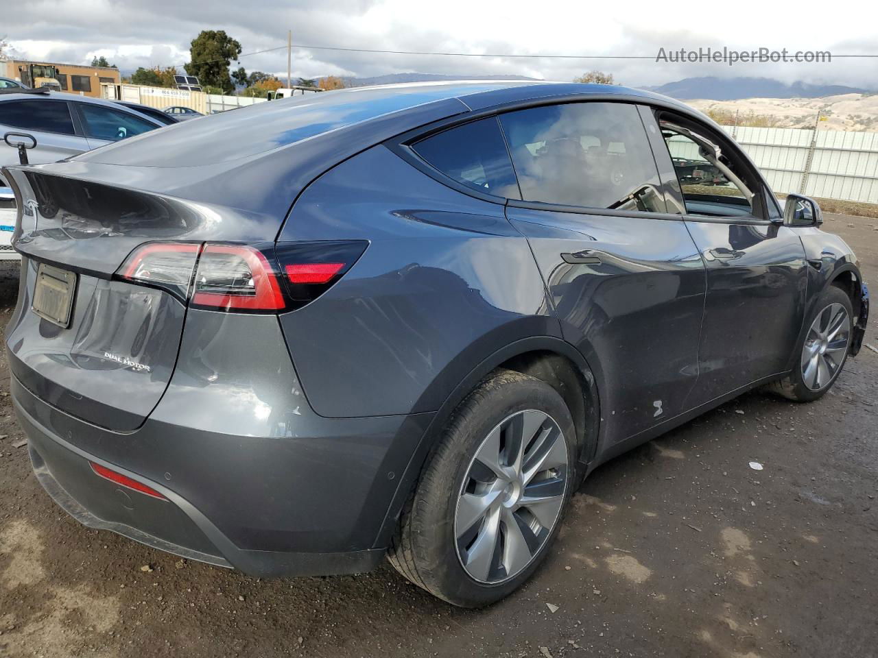 2022 Tesla Model Y  Угольный vin: 7SAYGDEEXNF427403