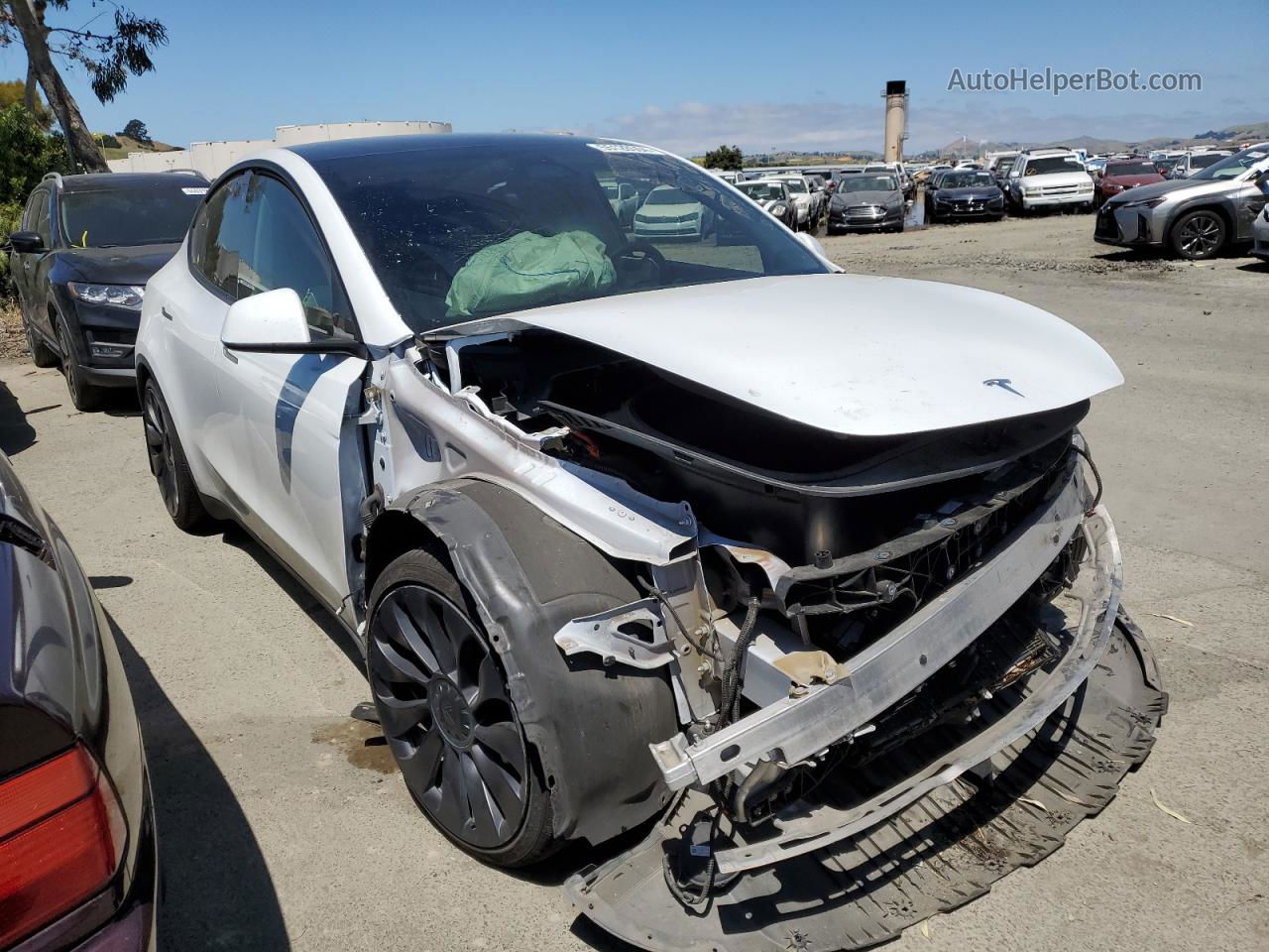 2022 Tesla Model Y  White vin: 7SAYGDEF0NF391133